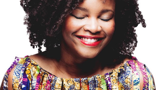 Selma Uamusse apresenta o Festival Med 2015